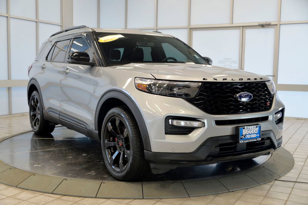 Used 2020 Ford Explorer ST w/ ST Street Pack image 2
