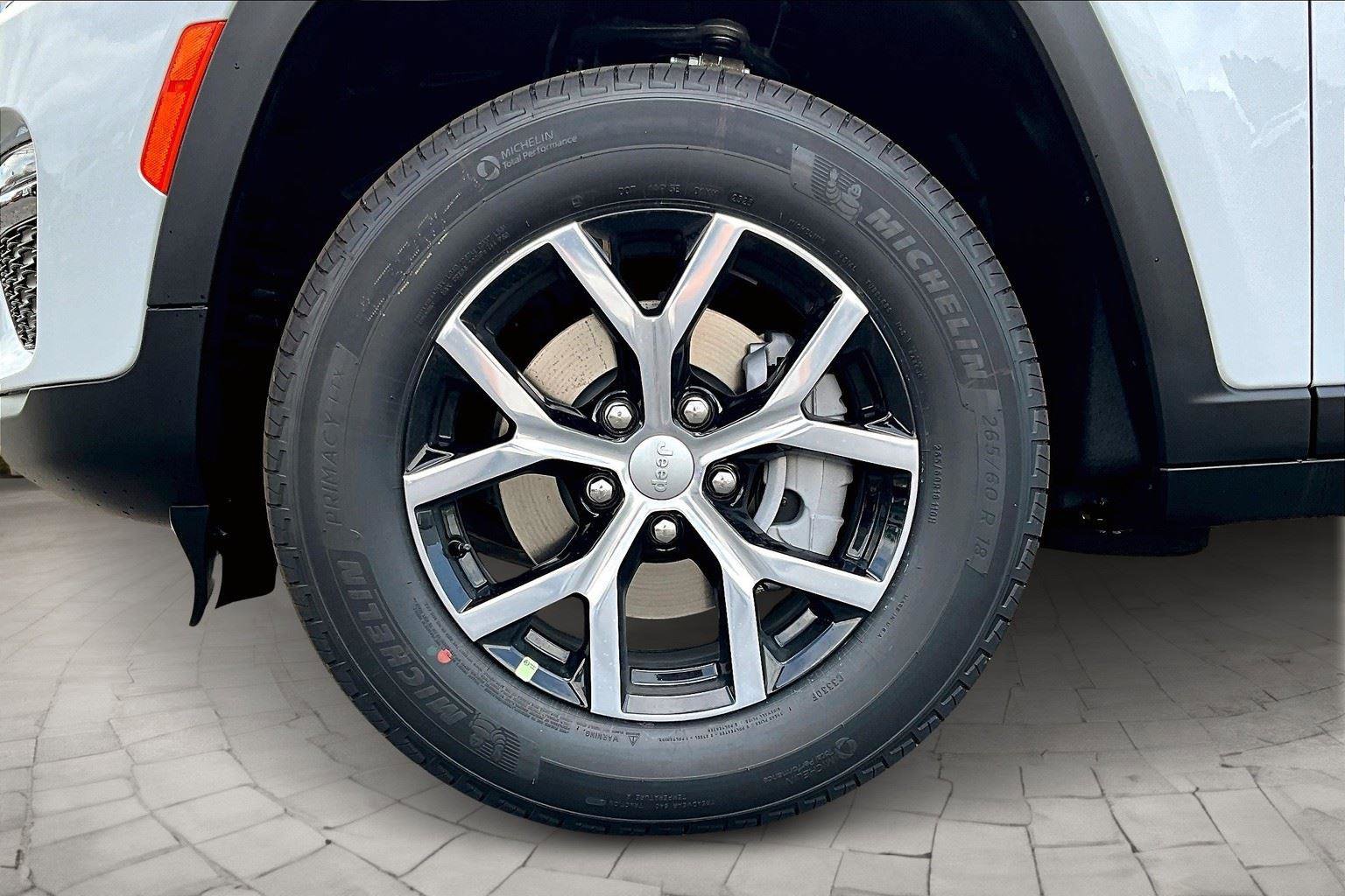 New 2025 Jeep Grand Cherokee Limited w/ Trailer Tow Package image 13