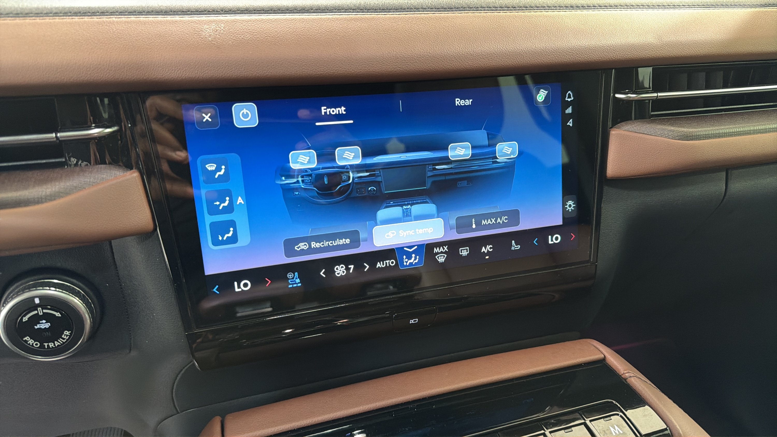 Used 2025 Lincoln Navigator L Reserve AWD/4WD image 19
