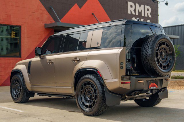 Used 2026 Land Rover Defender 110 OCTA image 7