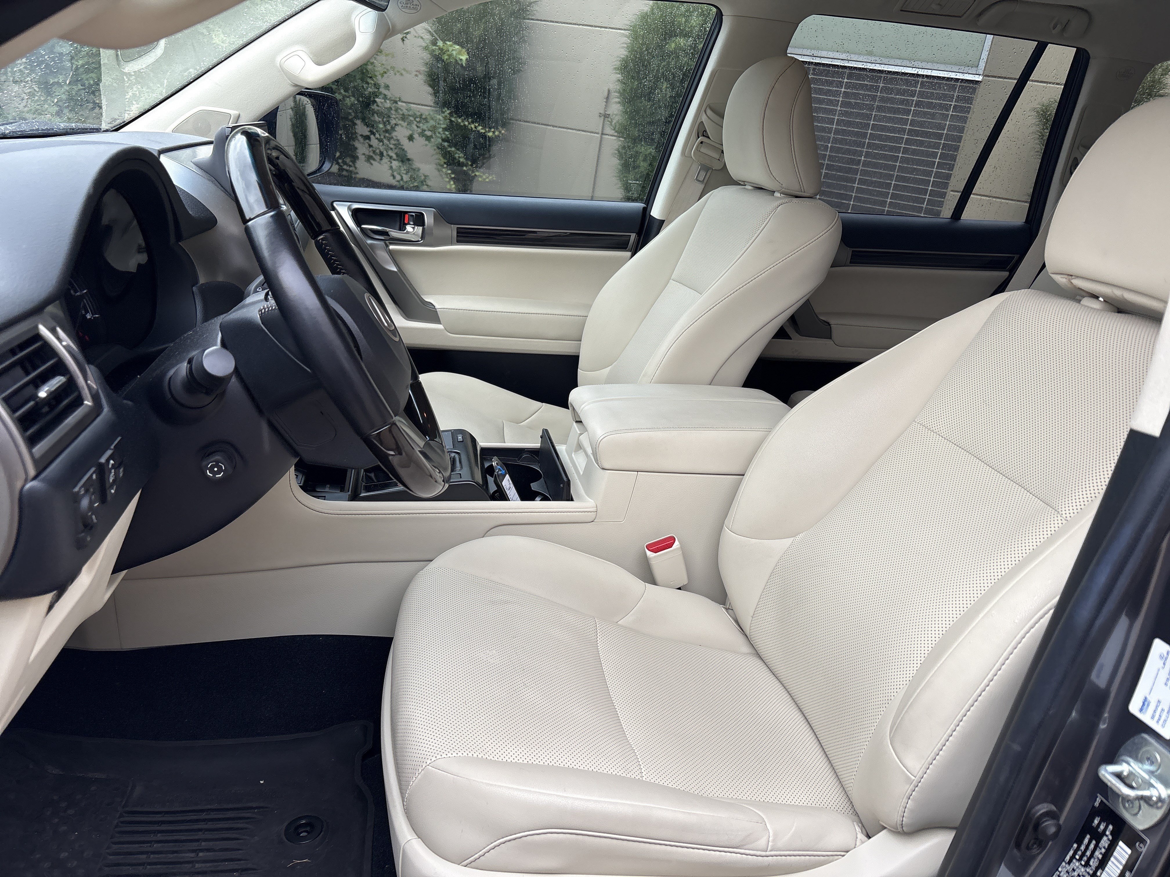 Used 2023 Lexus GX 460 Premium w/ Accessory Package AWD/4WD image 16