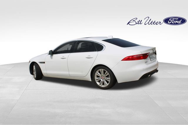 Used 2016 Jaguar XF Premium RWD image 6