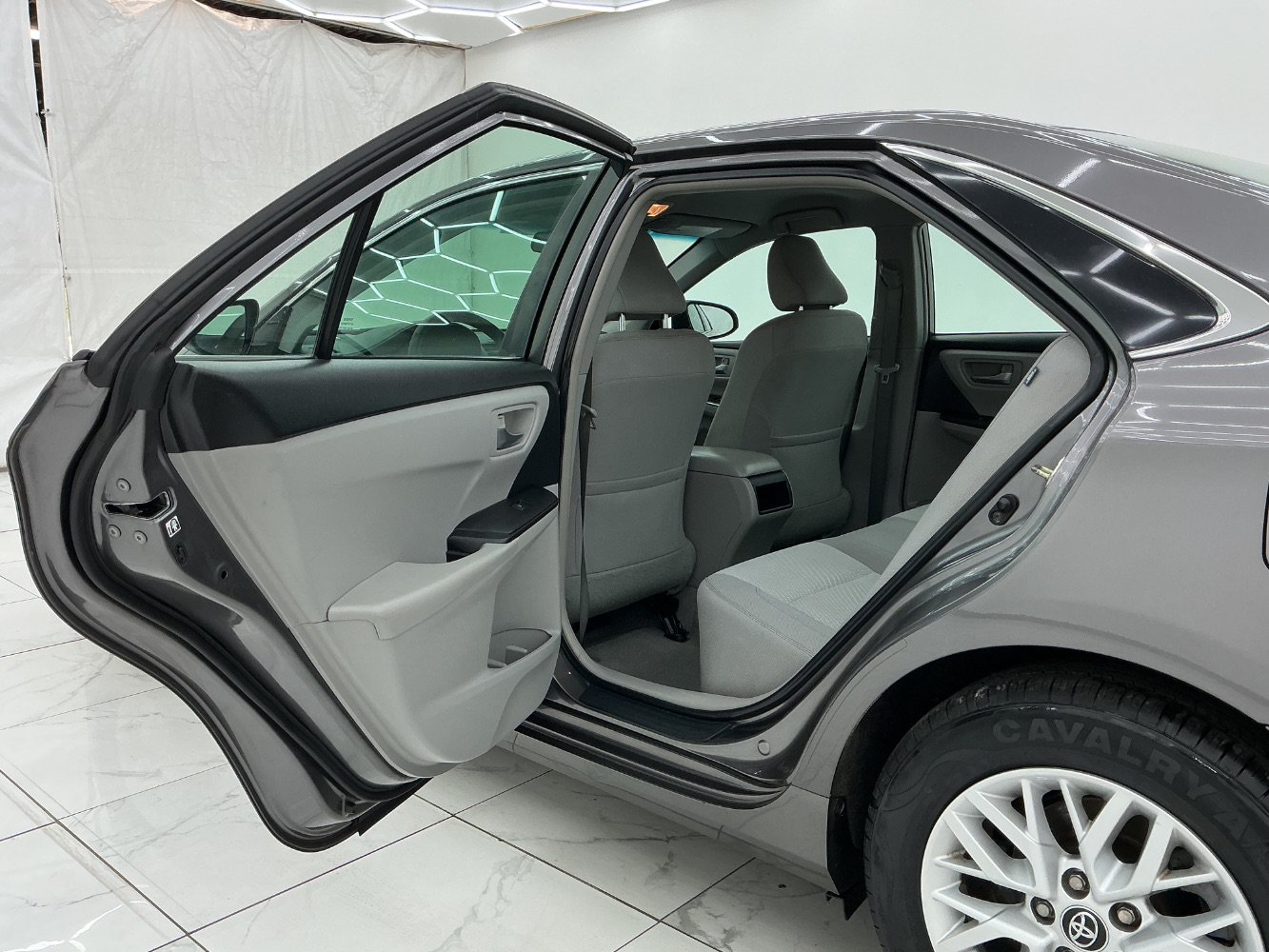 Used 2016 Toyota Camry LE FWD image 22