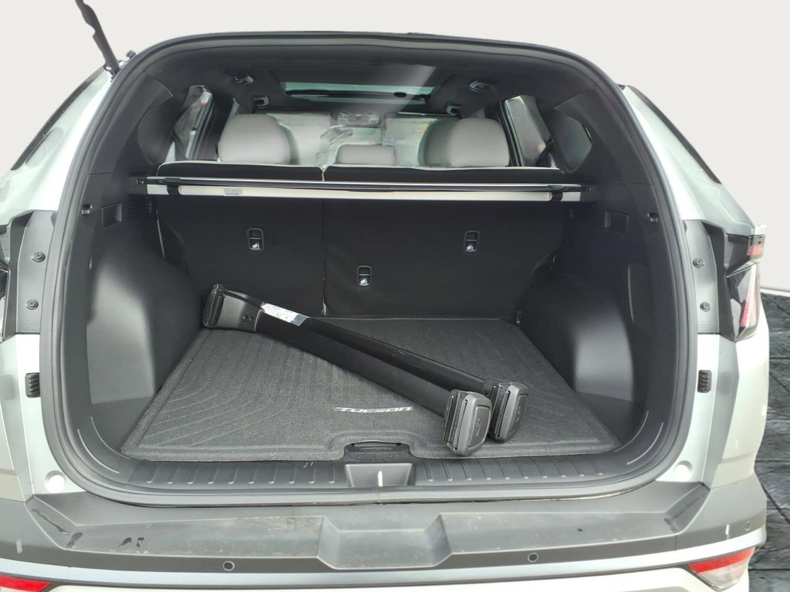 Used 2025 Hyundai Tucson Limited image 16