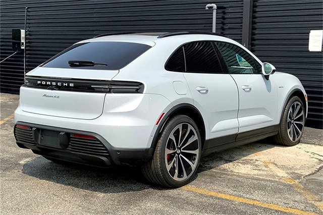 New 2025 Porsche Macan 4S Electric image 10