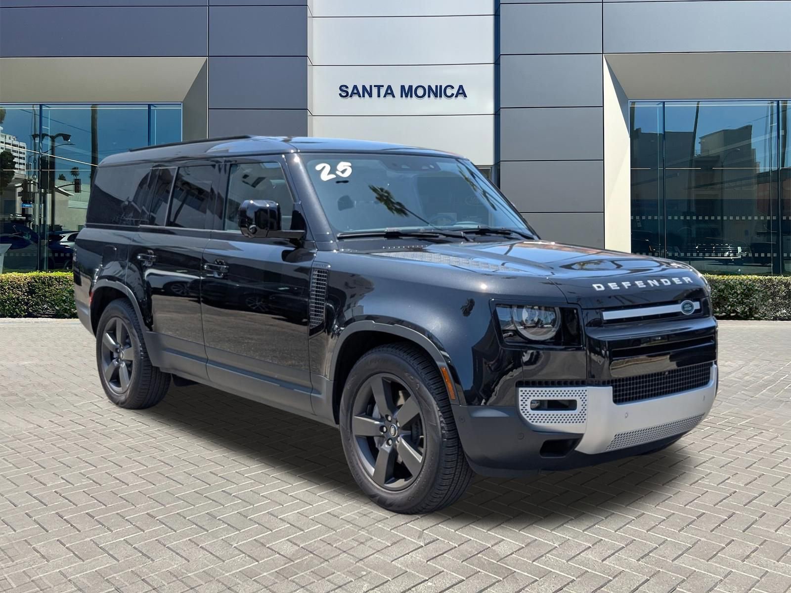 Used 2025 Land Rover Defender 130 S image 3