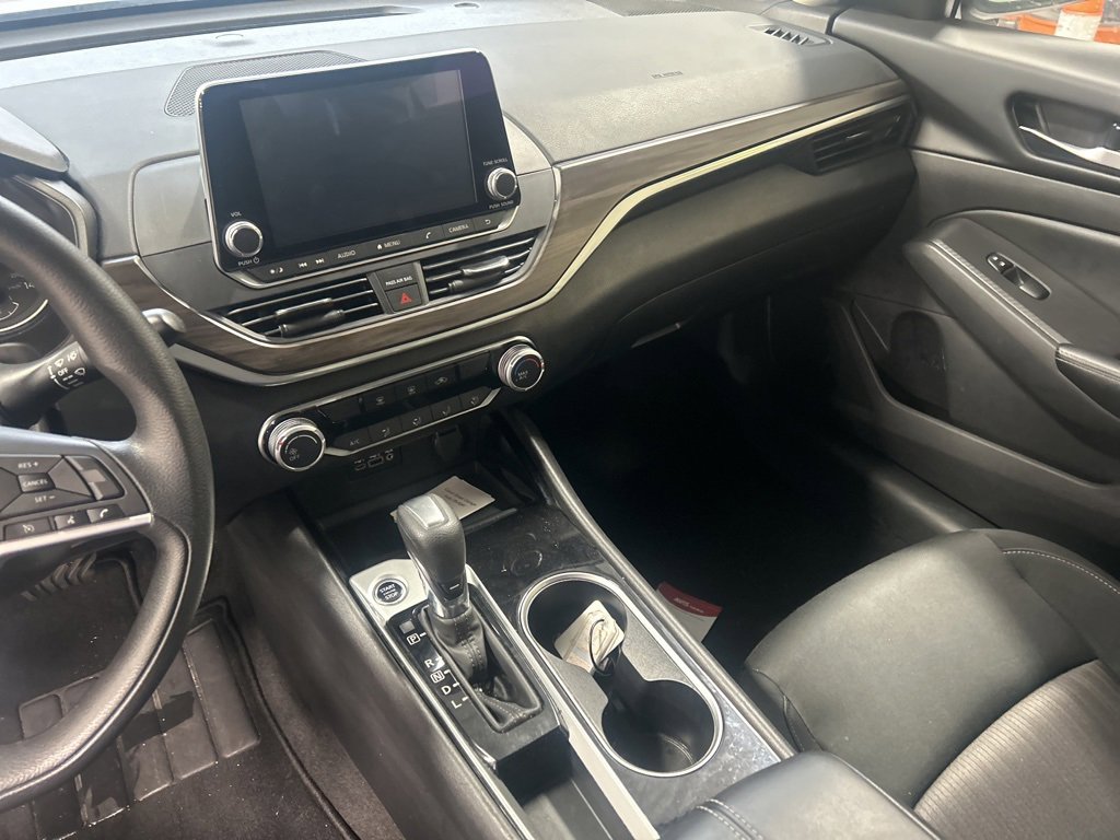 Used 2024 Nissan Altima 2.5 SV image 4