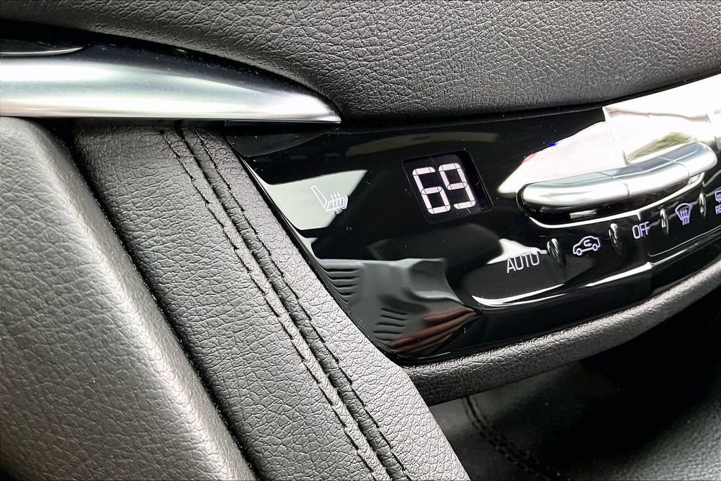 Certified 2025 Cadillac XT5 Premium Luxury FWD image 24