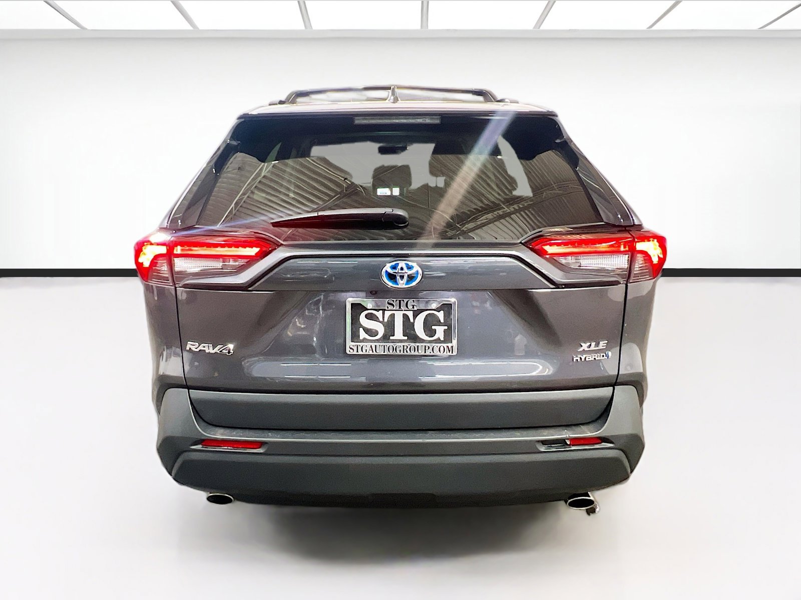 Used 2024 Toyota RAV4 XLE w/ Convenience Package image 5