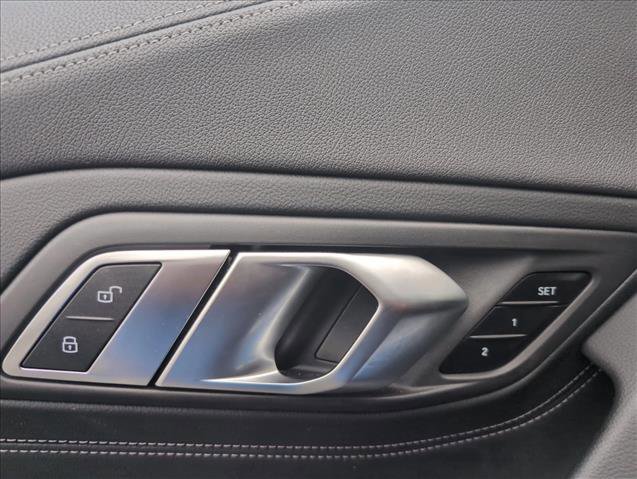 Used 2022 BMW Z4 M40i w/ Premium Package image 17