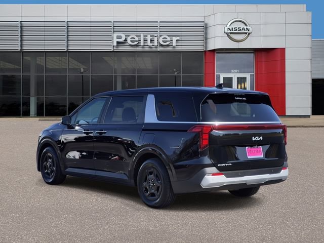 Used 2025 Kia Carnival image 4