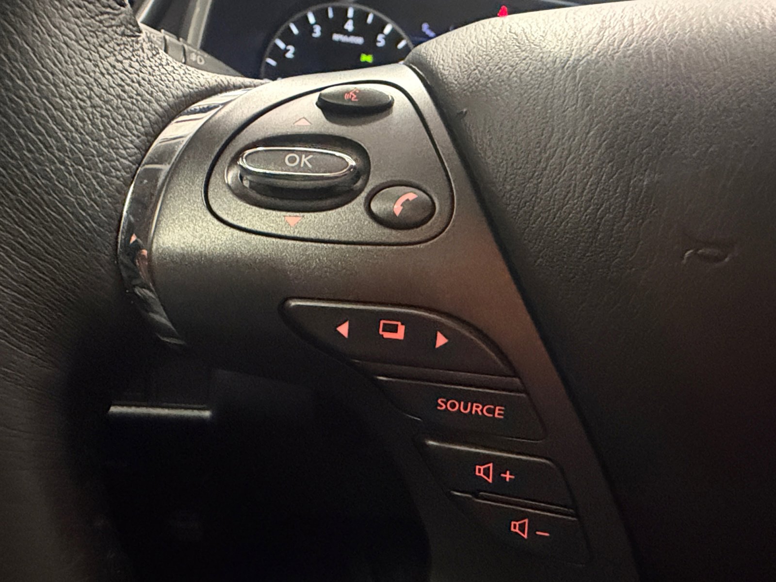 Used 2024 Nissan Murano SV w/ SV Midnight Edition Package FWD image 18