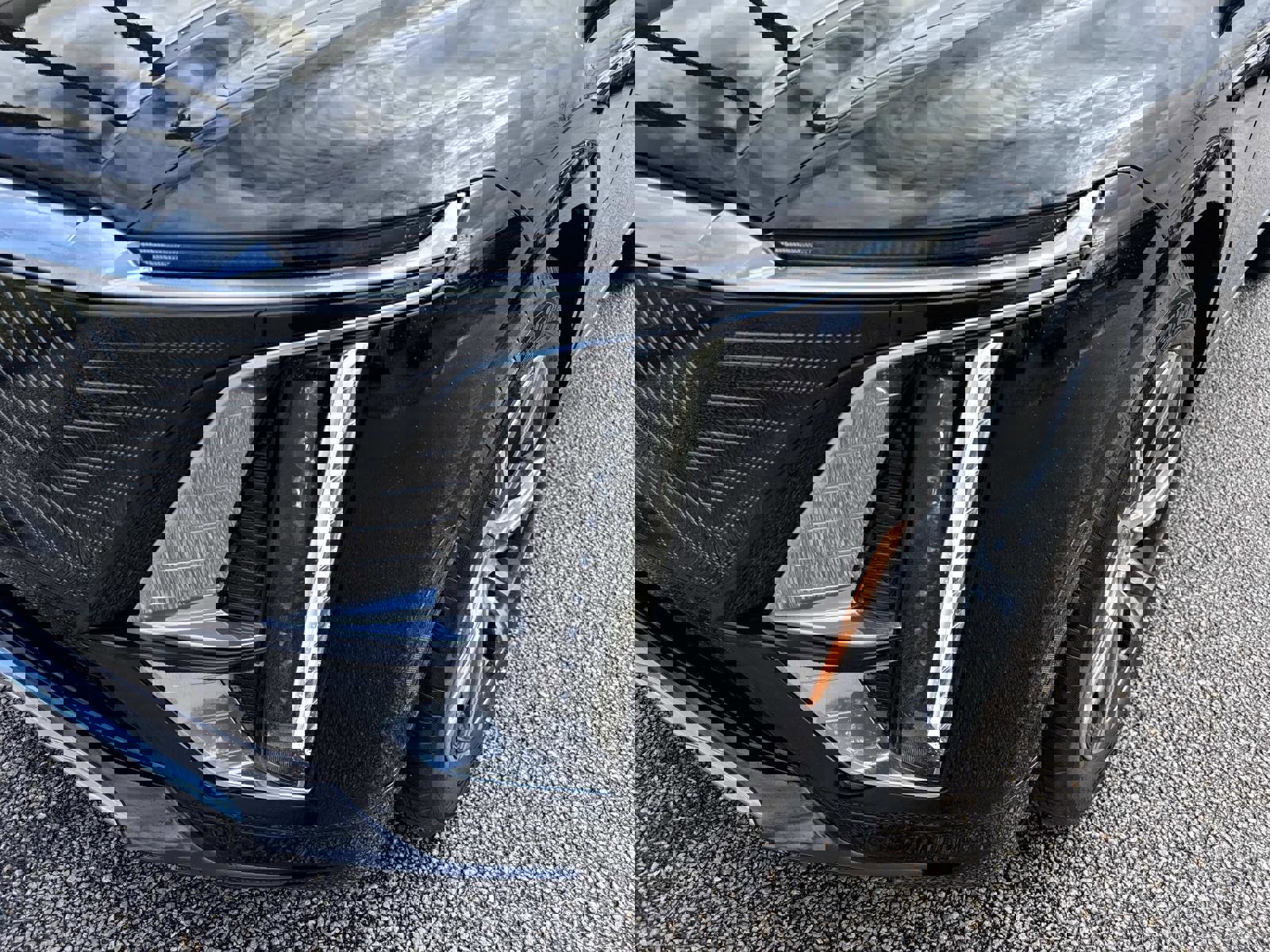 New 2025 Cadillac Lyriq Luxury image 9