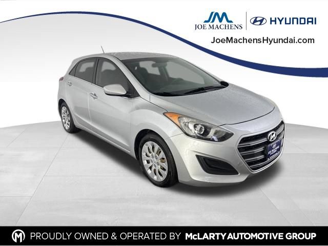Used 2016 Hyundai Elantra GT FWD image 2