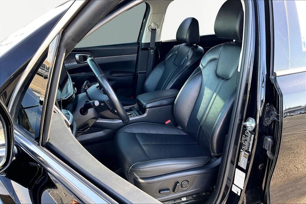 Used 2024 Kia Sorento S image 25