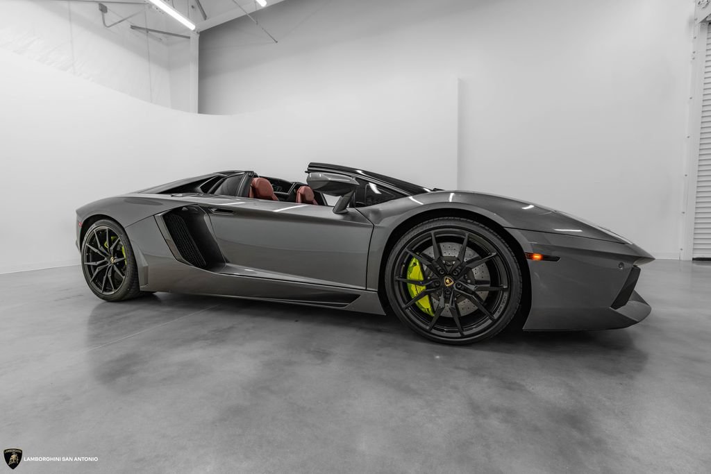 Used 2015 Lamborghini Aventador LP 700-4 AWD/4WD image 5