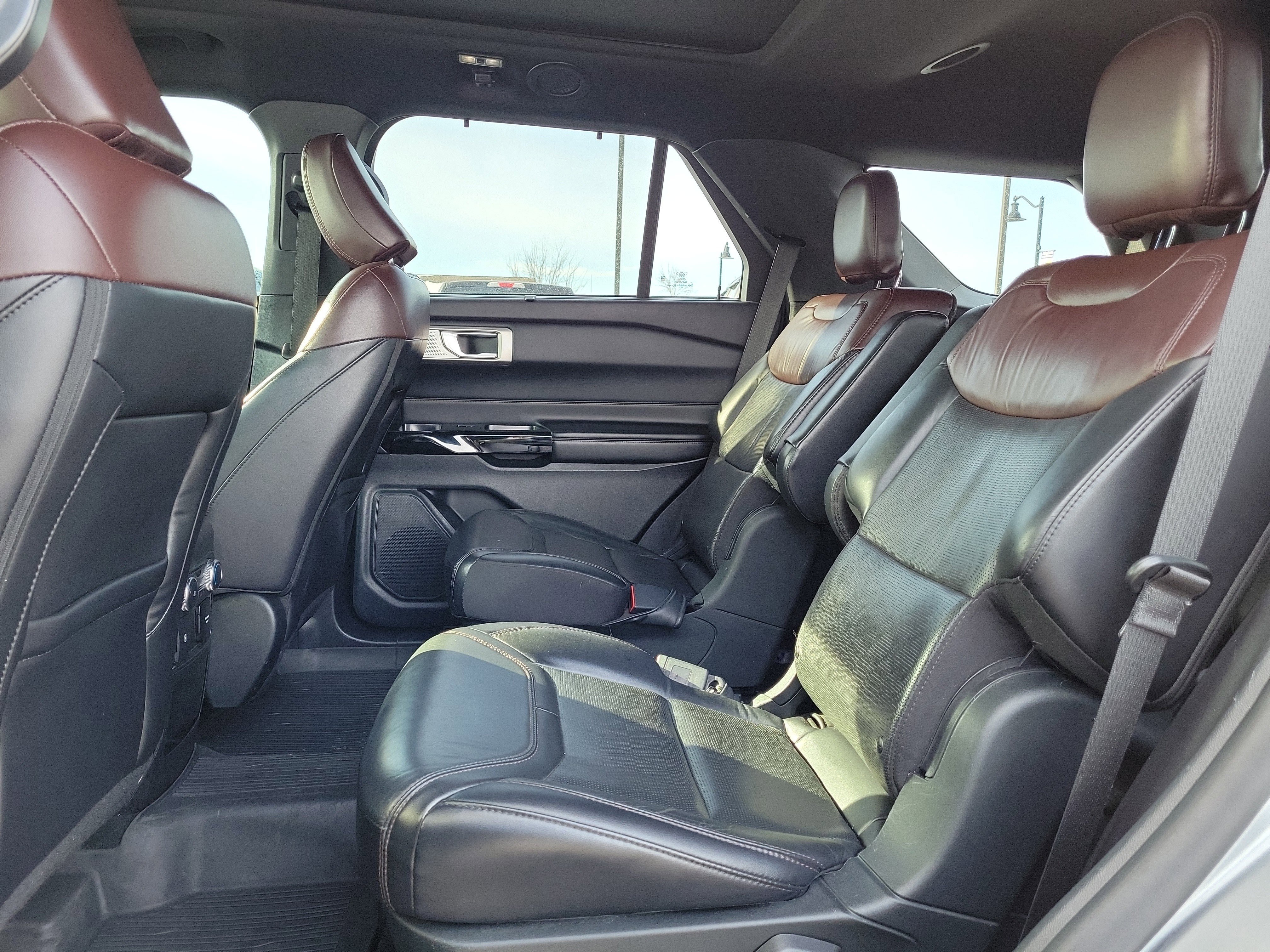 Used 2021 Ford Explorer Platinum w/ Equipment Group 601A image 11