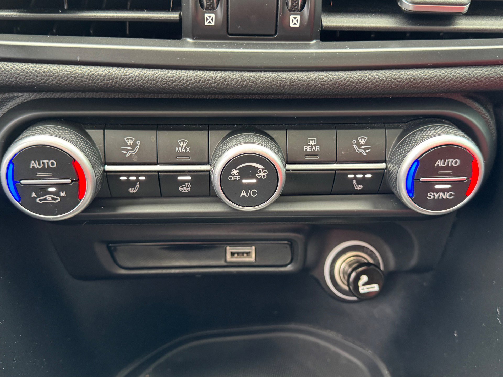 Used 2022 Alfa Romeo Giulia Veloce image 26