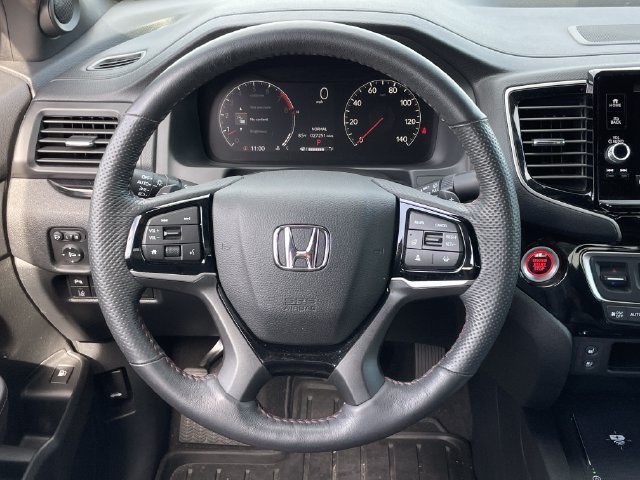 Certified 2024 Honda Ridgeline Black Edition image 11