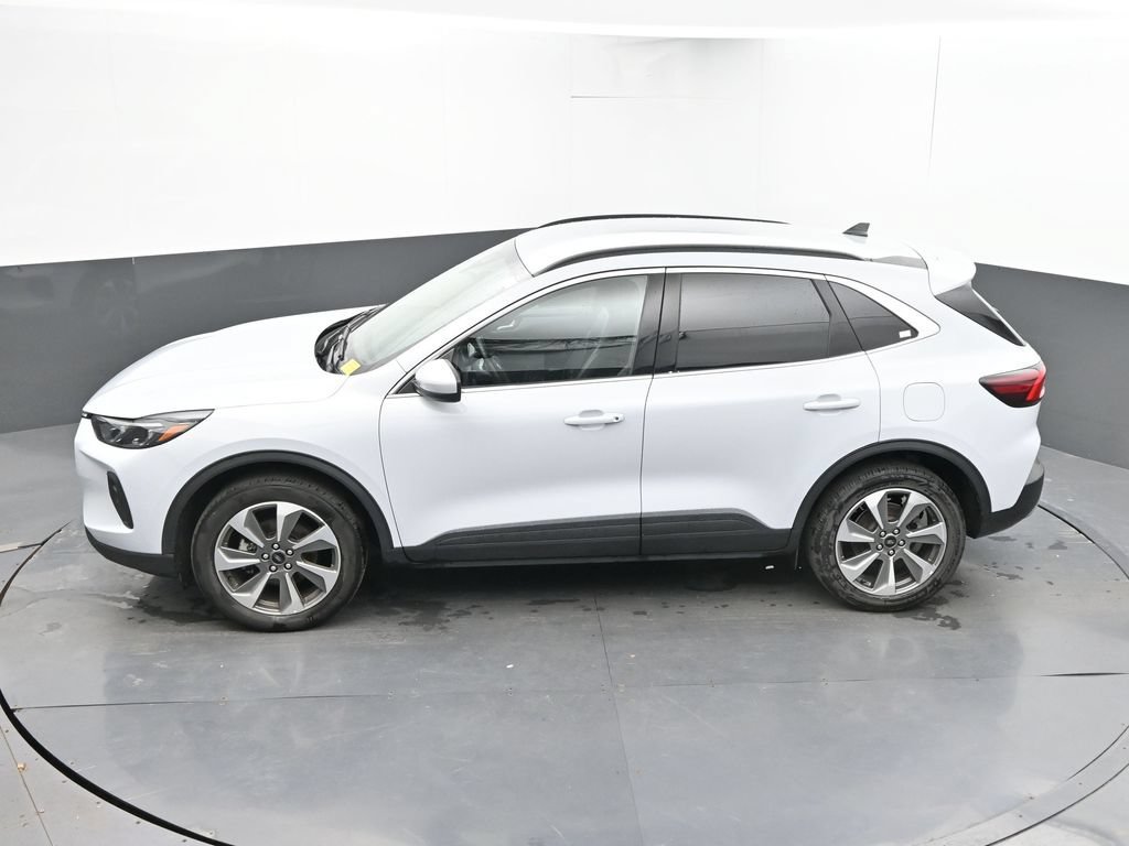 Used 2025 Ford Escape Platinum AWD/4WD image 18