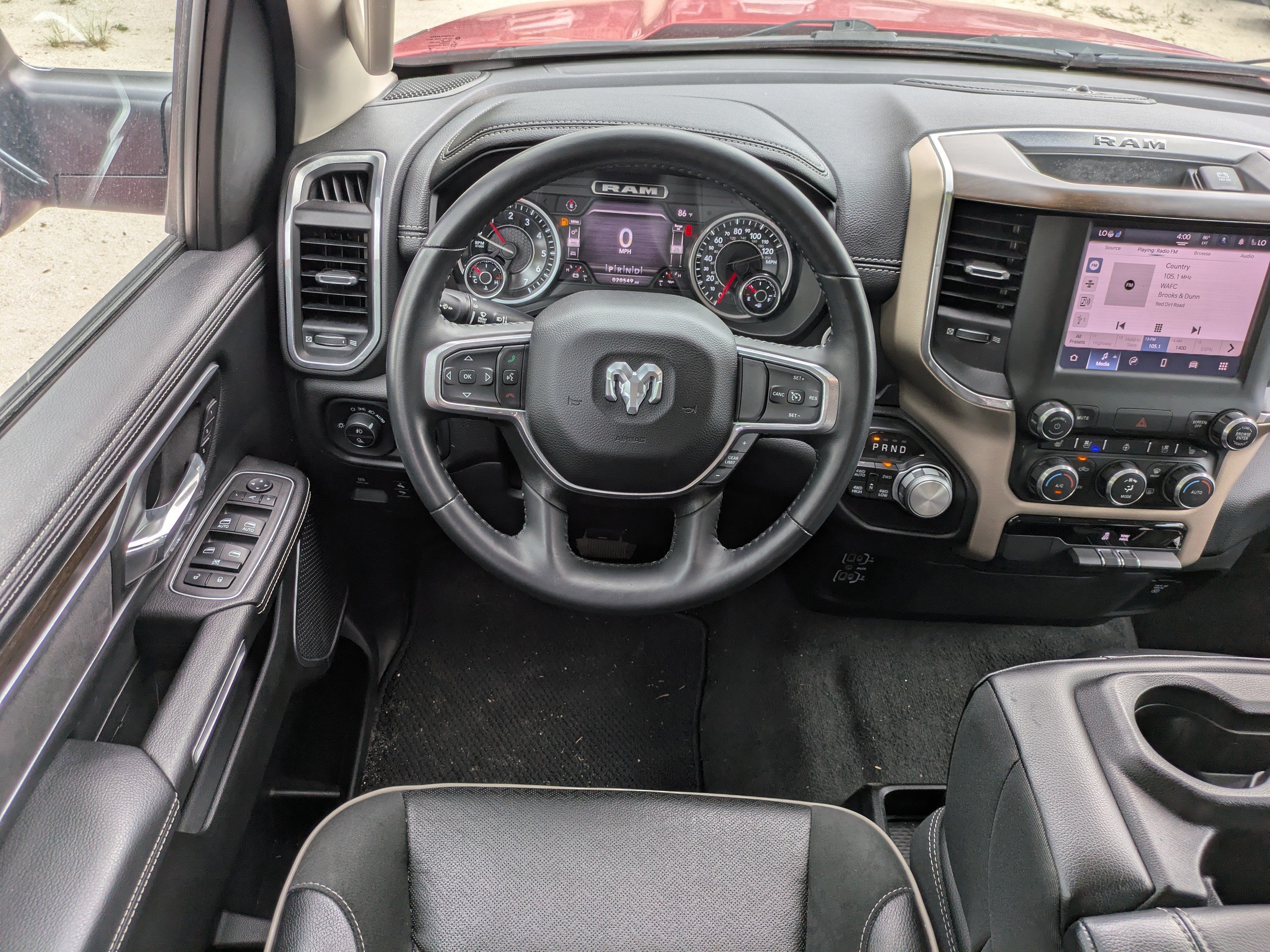 Used 2022 RAM 1500 Laramie AWD/4WD image 14