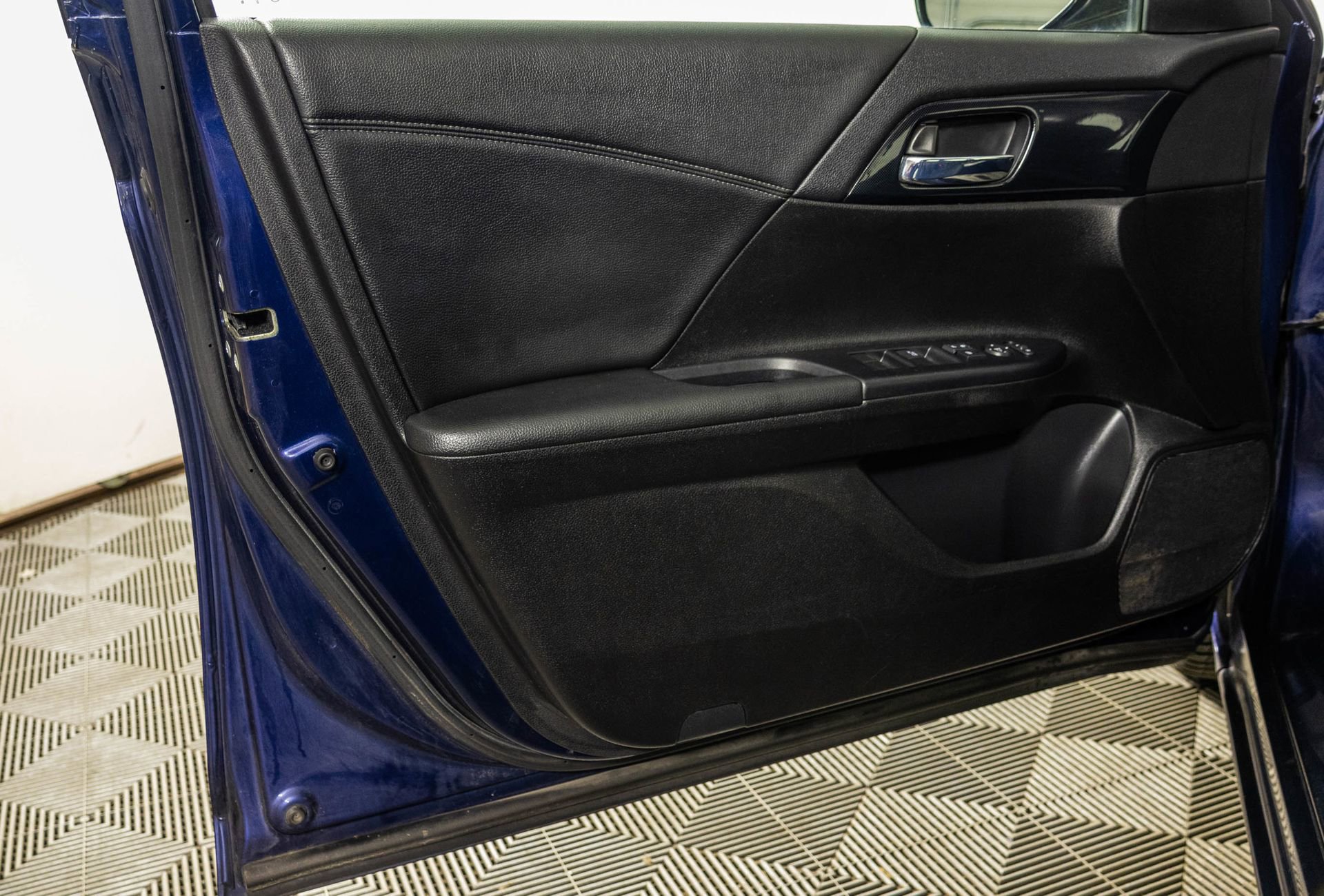 Used 2015 Honda Accord Sport image 34