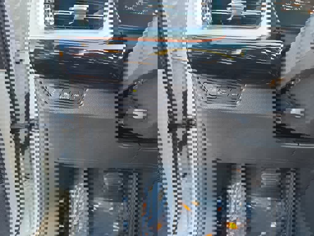 Used 2025 BMW X1 xDrive28i image 21