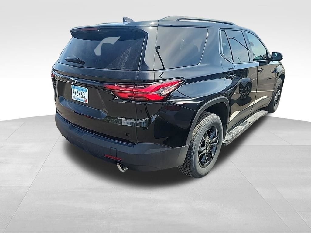 Used 2023 Chevrolet Traverse LT w/ Midnight/Sport Edition image 2