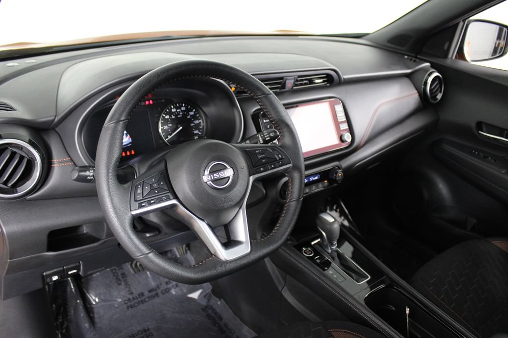 Certified 2022 Nissan Kicks SR FWD image 17