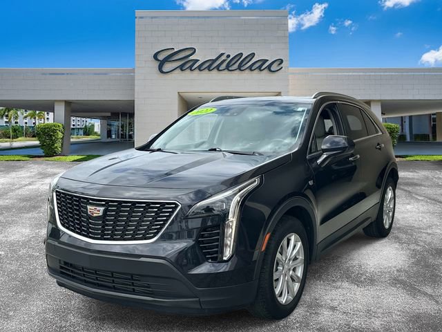 Certified 2022 Cadillac XT4 Luxury w/ Driver Awareness Package FWD image 3