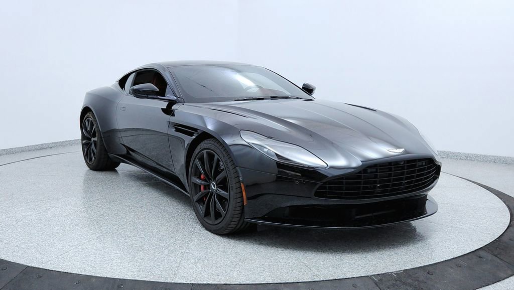 Used 2018 Aston Martin DB11 Coupe image 7