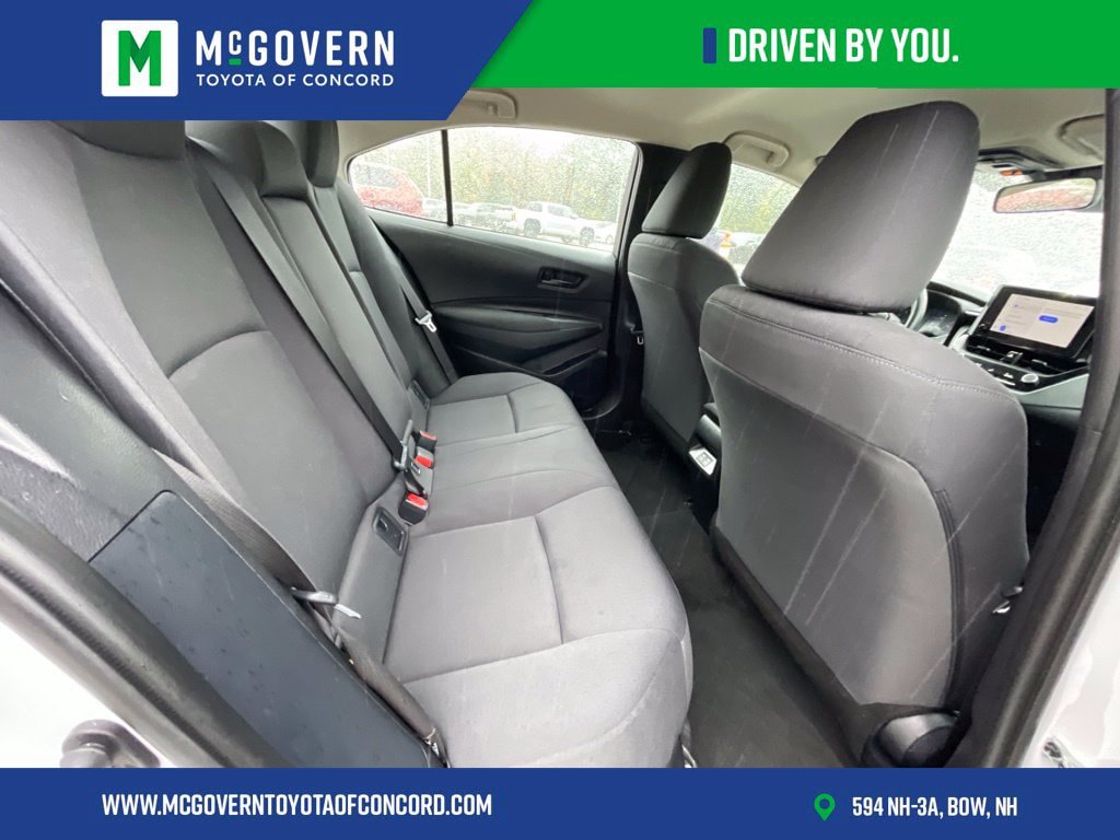 Used 2025 Toyota Corolla LE FWD image 28
