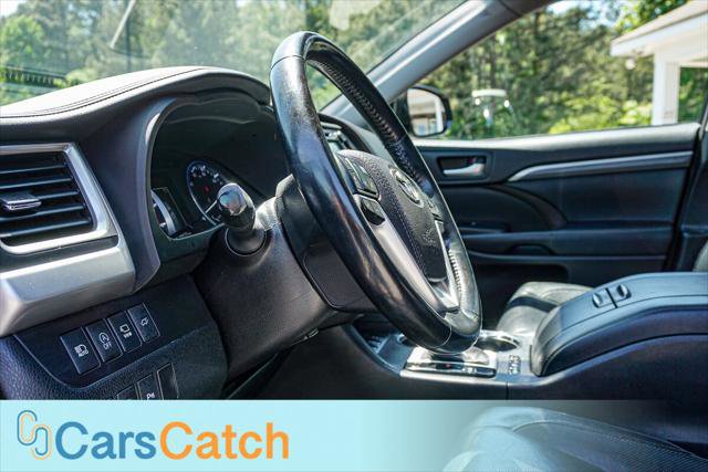 Used 2017 Toyota Highlander Limited Platinum AWD/4WD image 20