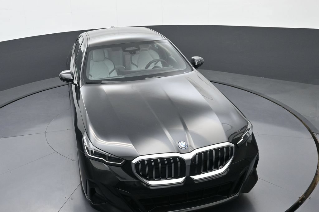 New 2026 BMW 550e xDrive w/ Executive Package AWD/4WD image 31