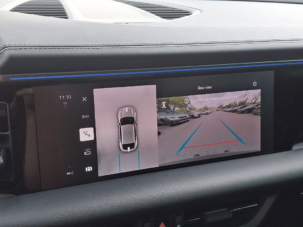 Used 2025 Porsche Macan Electric RWD image 19
