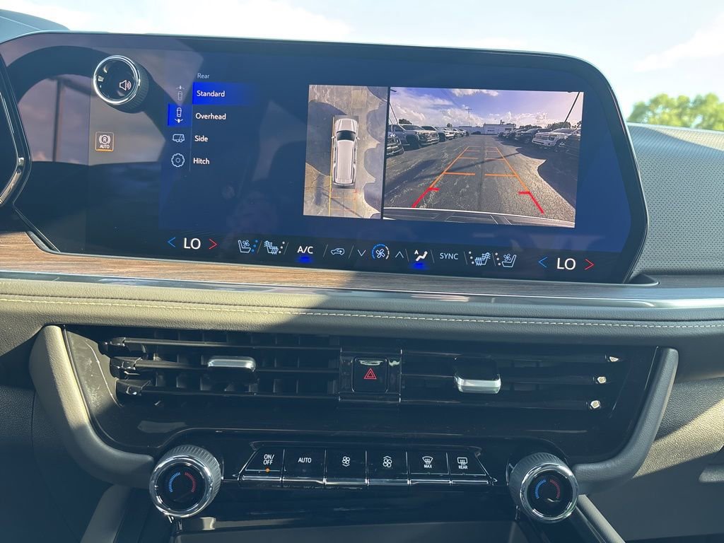 New 2026 Chevrolet Suburban Premier image 21