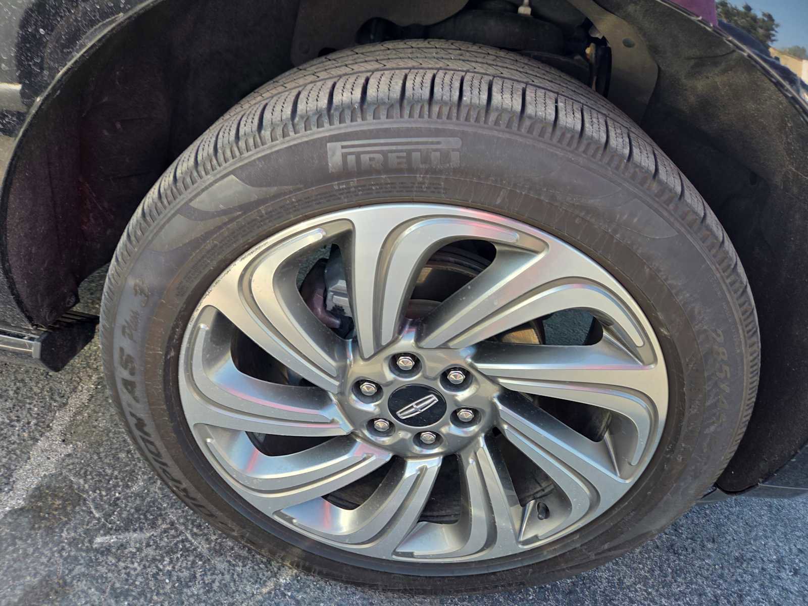 Used 2022 Lincoln Navigator Reserve image 2