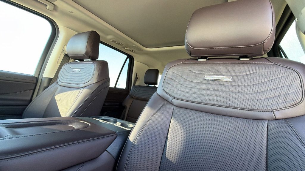 New 2025 Ford Expedition Platinum w/ Platinum Ultimate Package AWD/4WD image 11