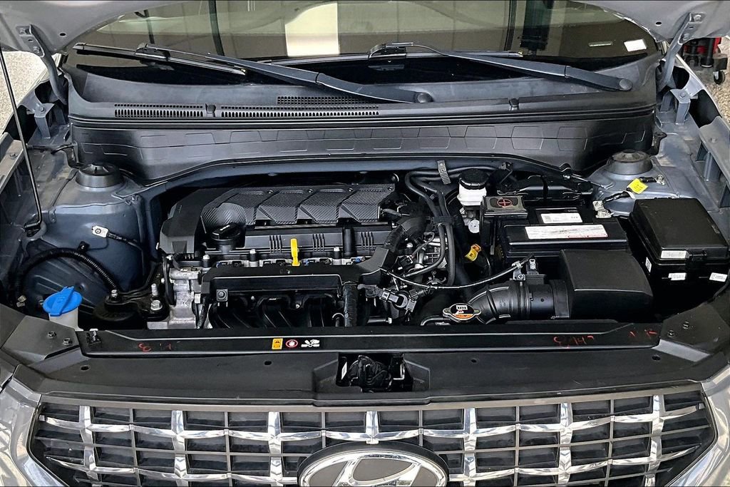 Used 2022 Hyundai Venue Limited FWD image 12