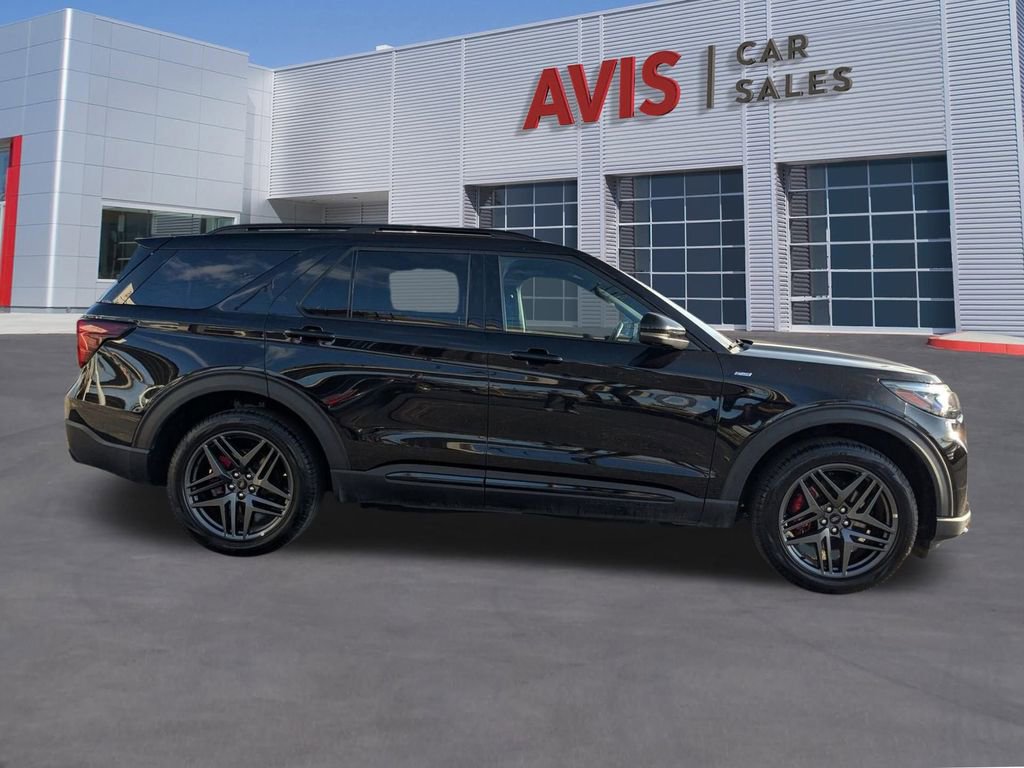 Used 2025 Ford Explorer ST-Line w/ ST-Line Street Pack image 7