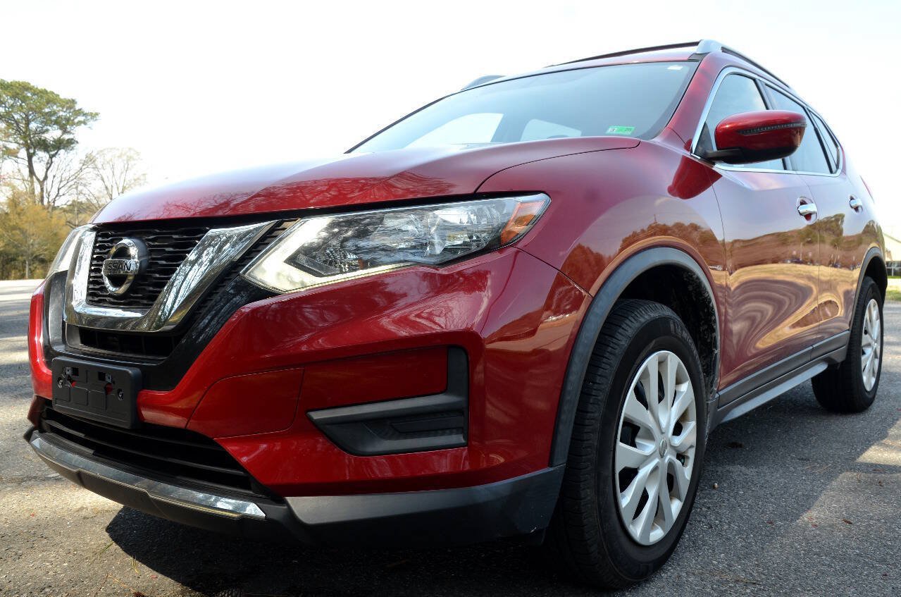 Used 2017 Nissan Rogue S w/ S Appearance Package AWD/4WD image 2