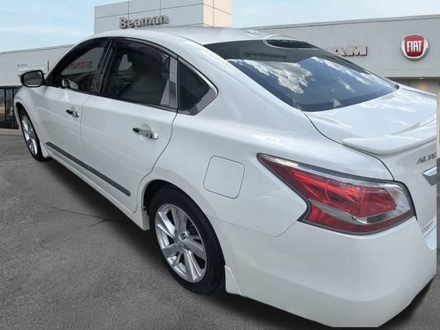 Used 2015 Nissan Altima 2.5 SL w/ Technology Package FWD image 5
