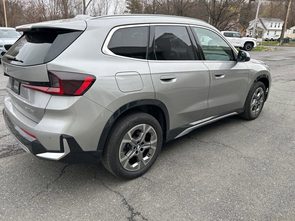 Used 2025 BMW X1 xDrive28i w/ Premium Package image 5