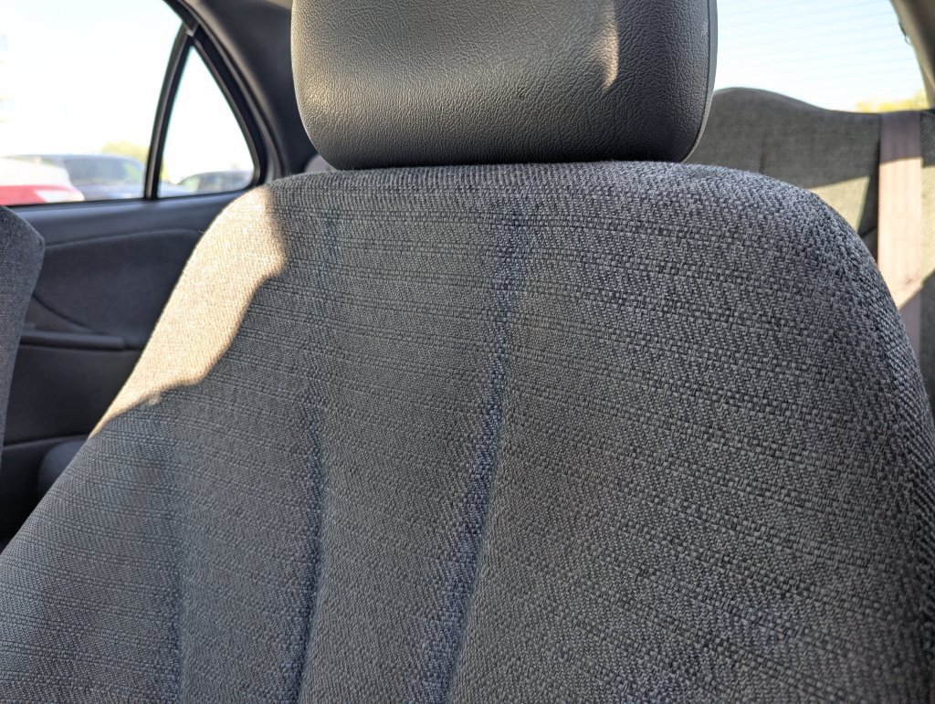 Used 2004 Chevrolet Cavalier Sedan w/ Preferred Equipment Group FWD image 9
