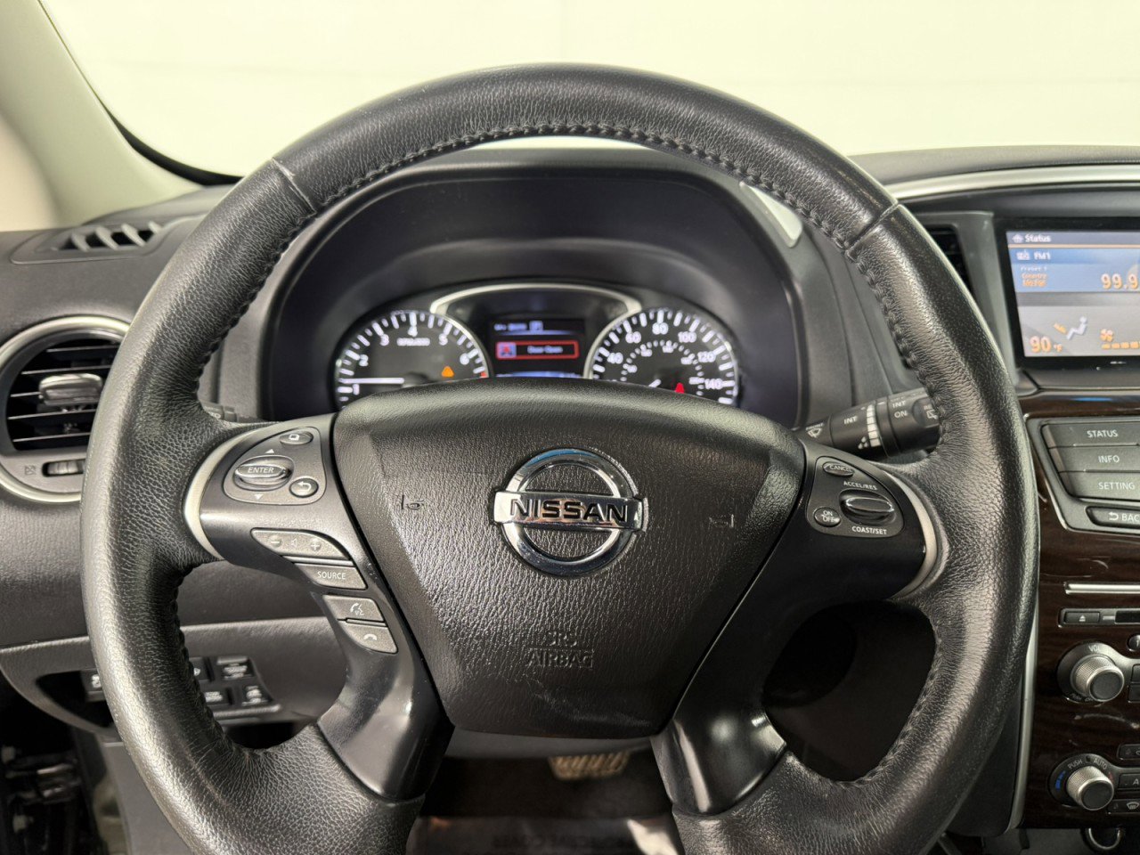 Used 2016 Nissan Pathfinder SL AWD/4WD image 23