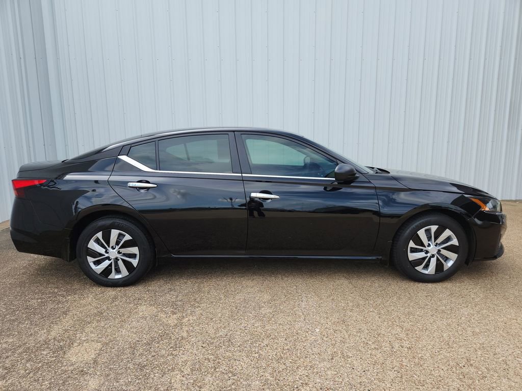 Used 2024 Nissan Altima 2.5 S FWD image 23