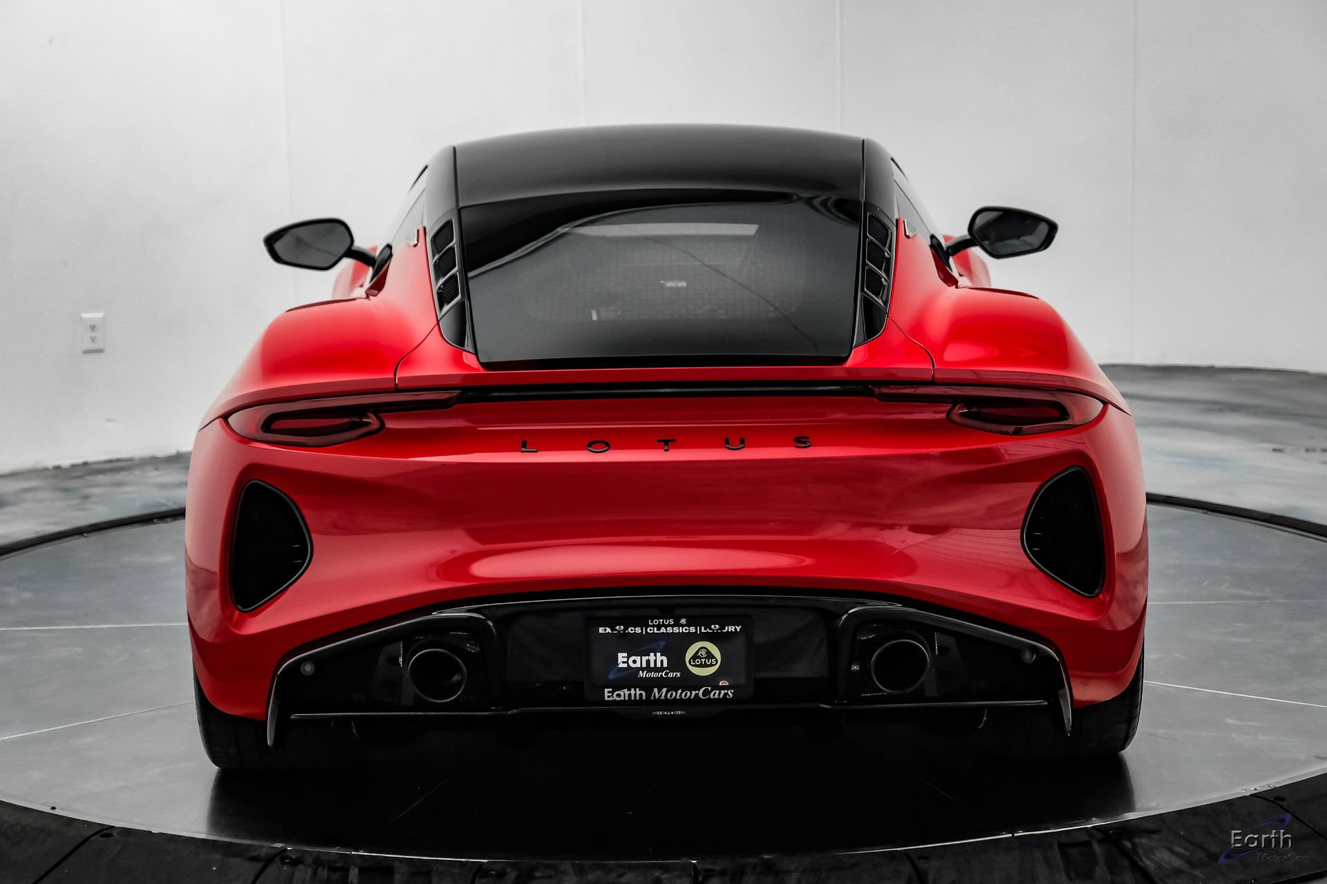 Used 2025 Lotus Emira RWD image 15