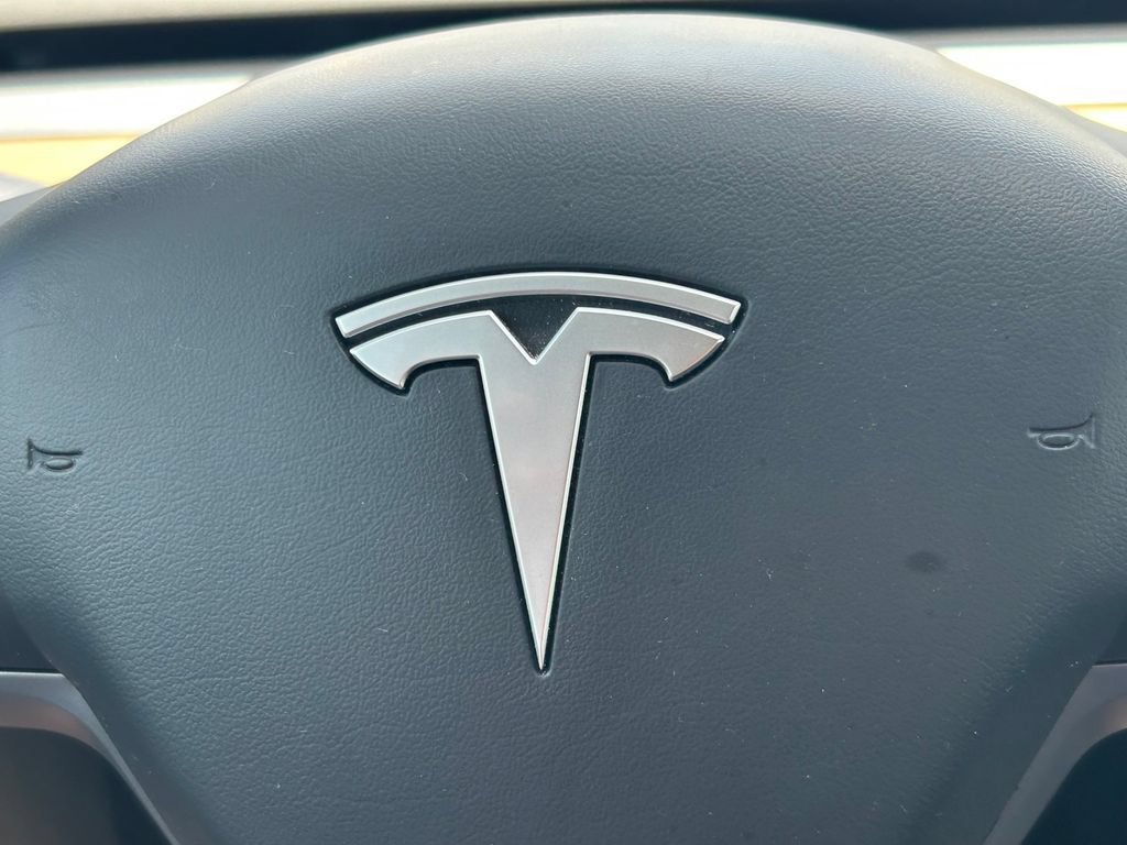 Used 2024 Tesla Model Y Long Range AWD/4WD image 30