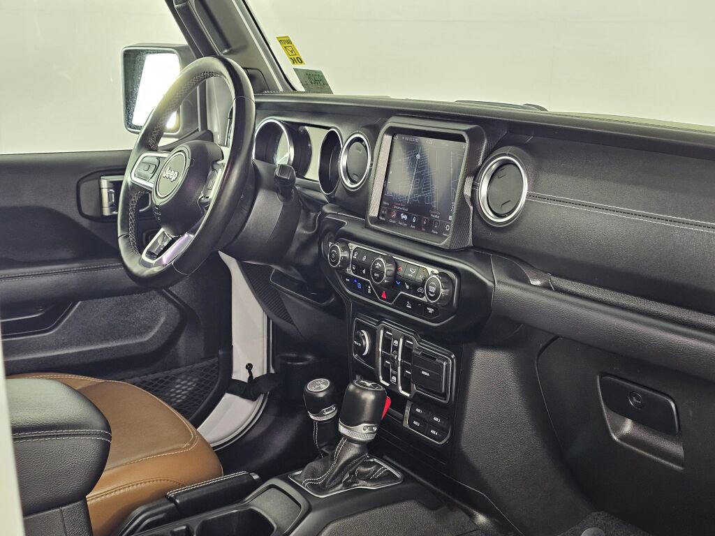 Used 2023 Jeep Wrangler Unlimited Sahara w/ Cold Weather Group AWD/4WD image 39