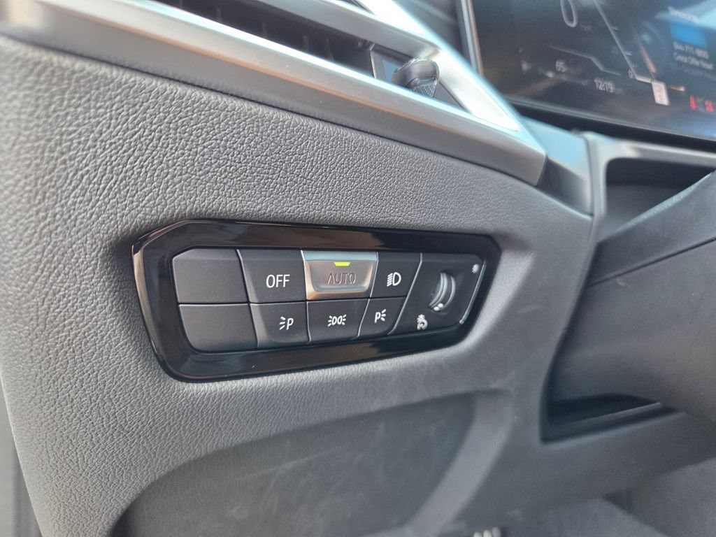 Used 2025 BMW 230i Coupe w/ M Sport Package RWD image 23